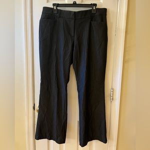 Briggs Flat Front Women’s Size 14P Gray Pants.